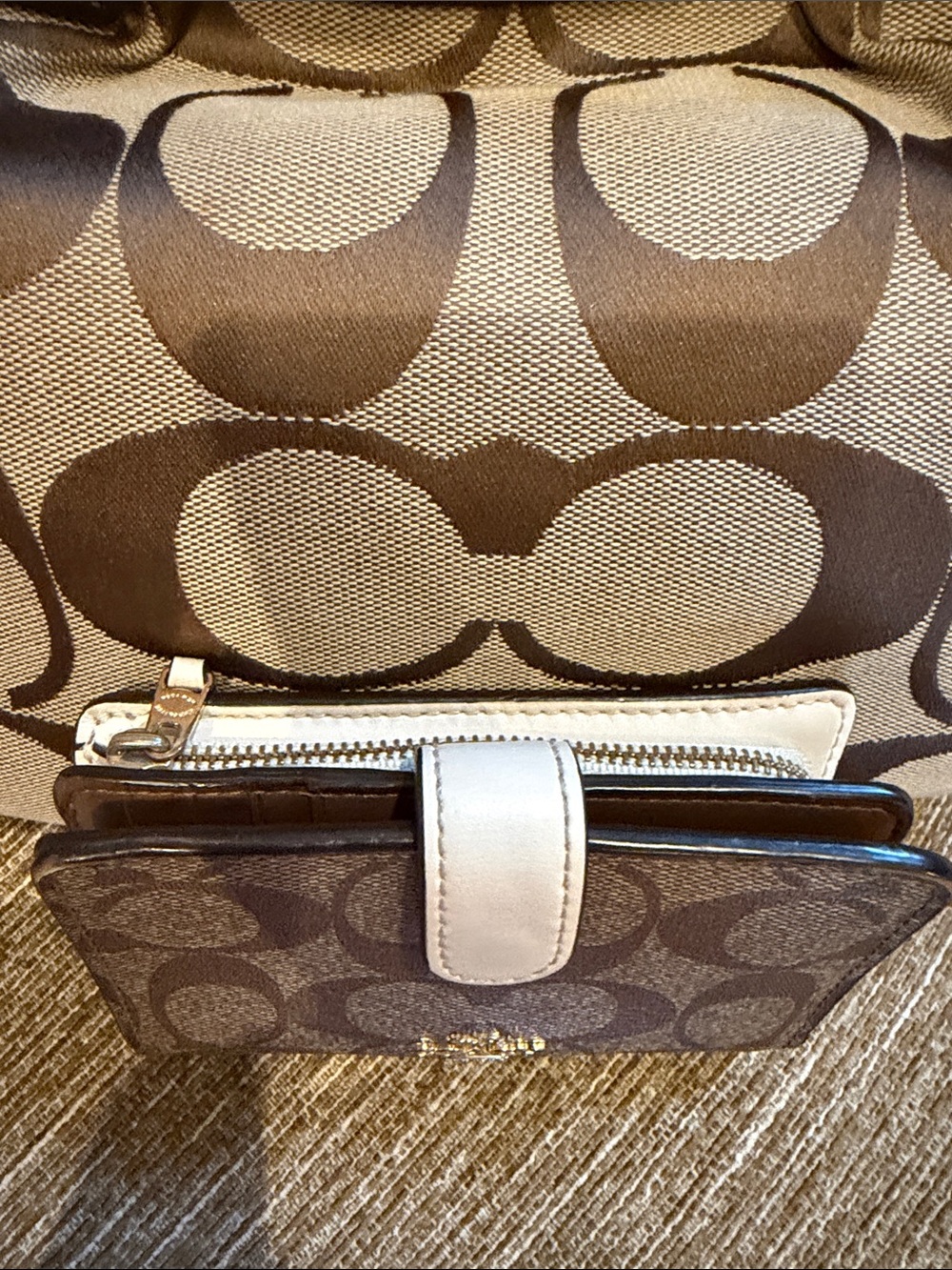 Coach Brown Monogram Canvas Wallet with White Leather and Tab Accent 💼 - Picture 16 of 16